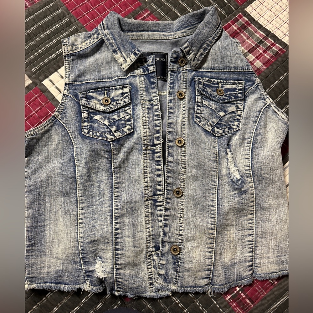 Maurice’s Jean vest NWOT XL